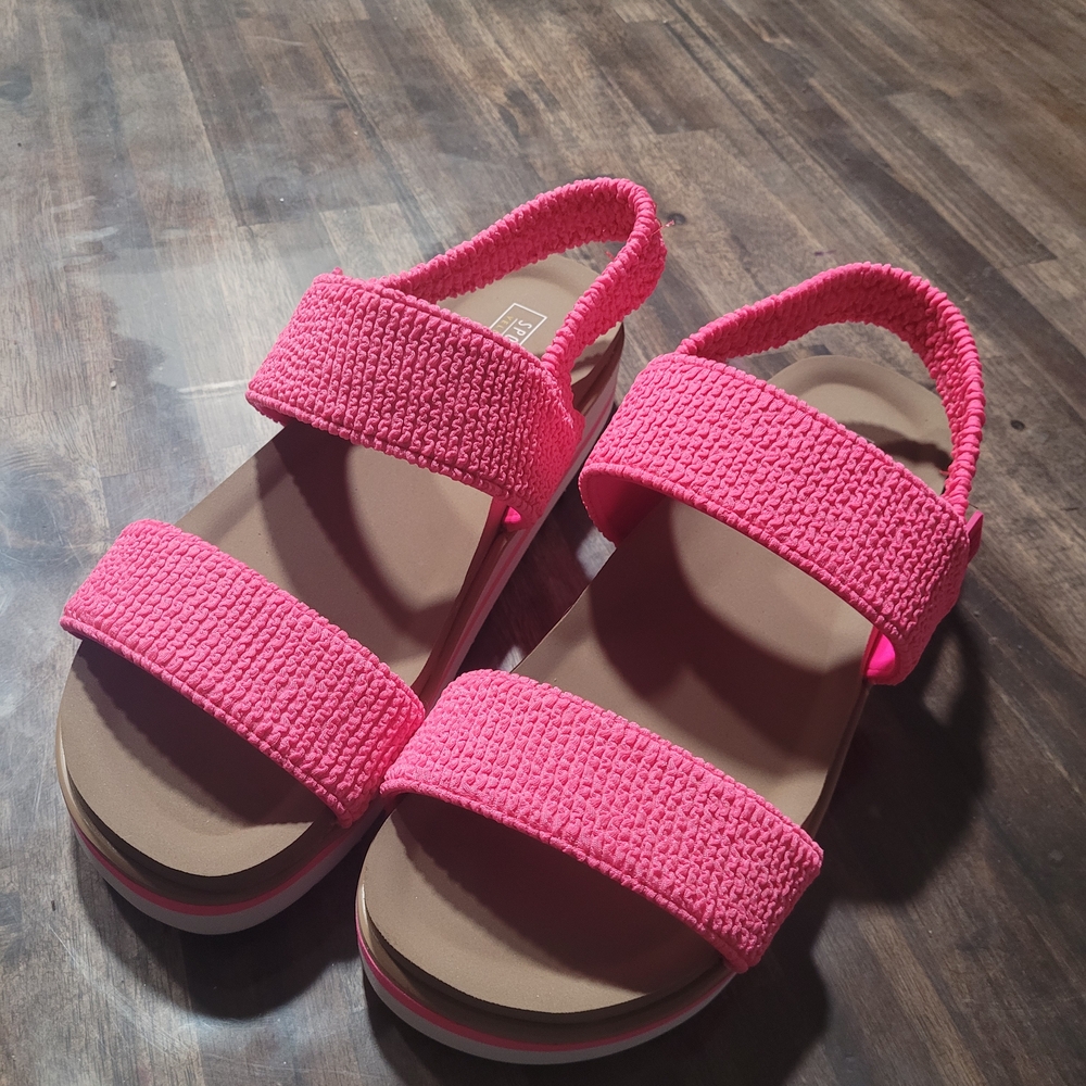 Yellow Box Bright Pink Sandals Womens 9 NWOT